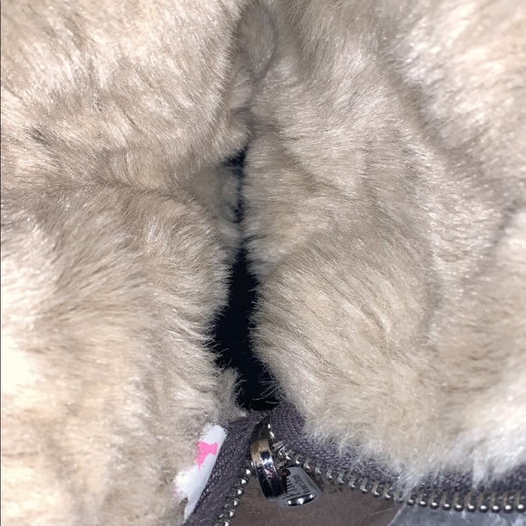 VS PINK Mukluk Booties - Picture 6 of 9